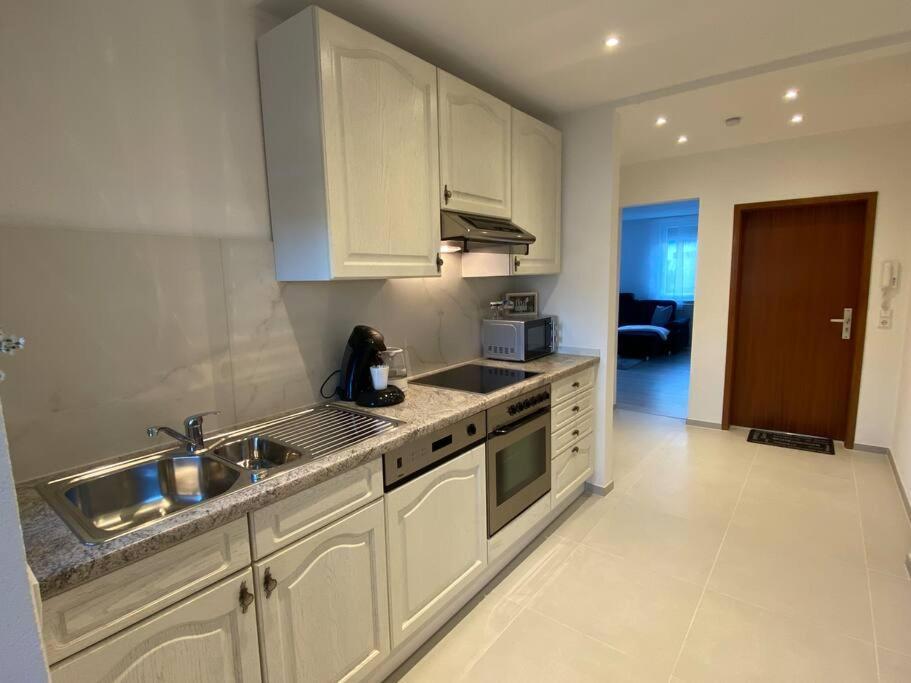 Vali's One Apartment